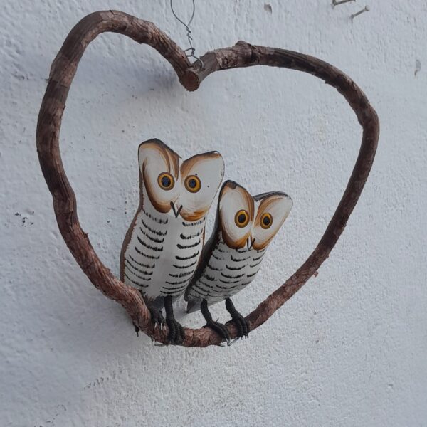 Corujas No Cipó Esculpidas Em Madeira
