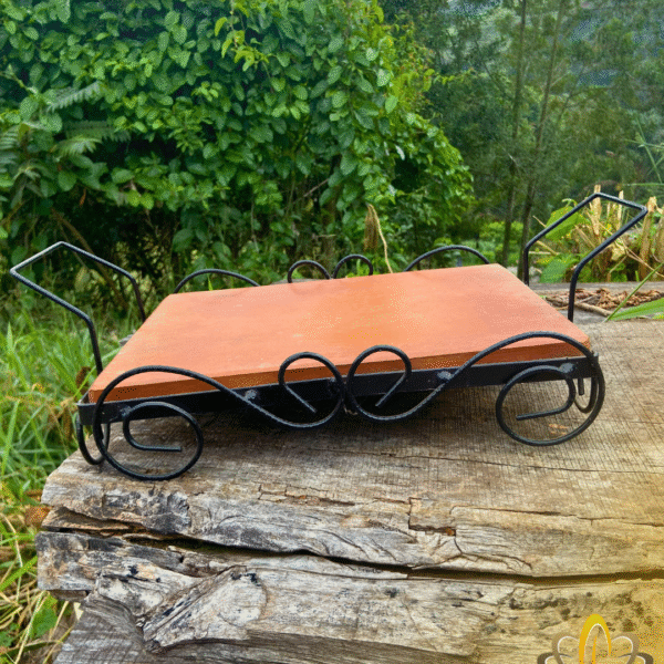 Bandeja de Ferro e Madeira